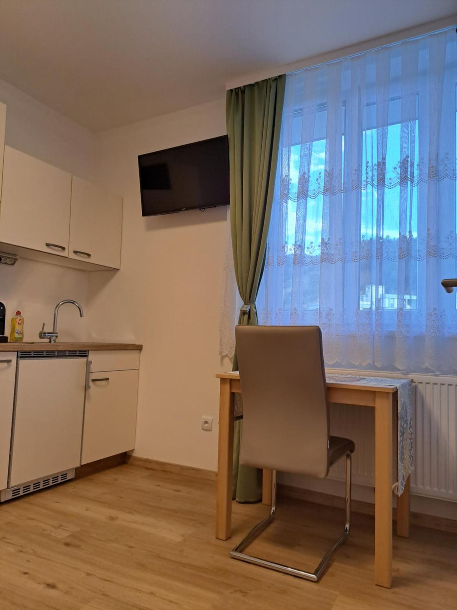 Private Zimmer Hoap レオーベン エクステリア 写真
